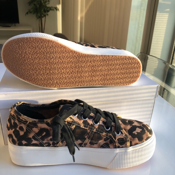 NEW⭐️⭐️⭐️STEVE MADDEN PLATFORM LEOPARD SNEAKERS - Picture 2 of 8